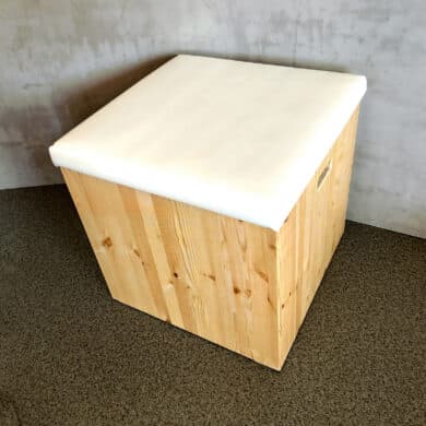 Wardrobe-pouf